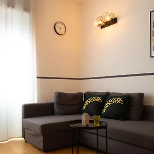 One Step Apartment